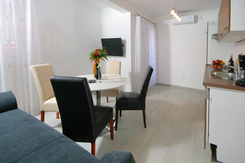 Apartmani Mane Trogir Eksteriør billede
