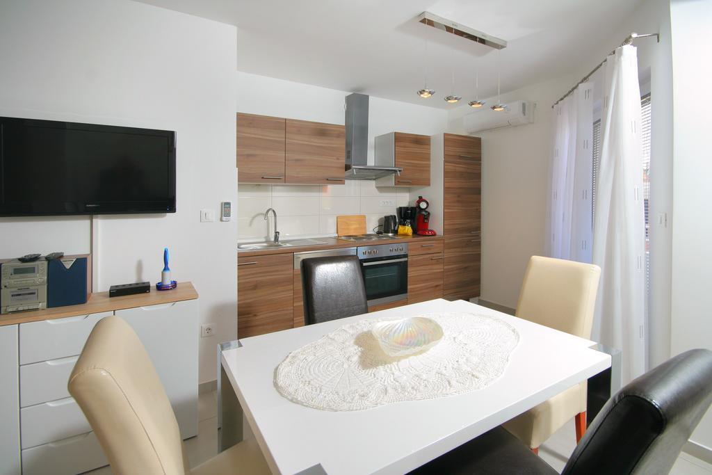 Apartmani Mane Trogir Eksteriør billede