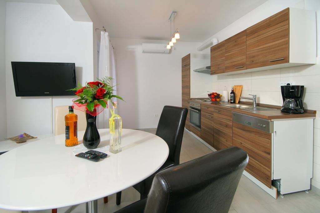 Apartmani Mane Trogir Eksteriør billede